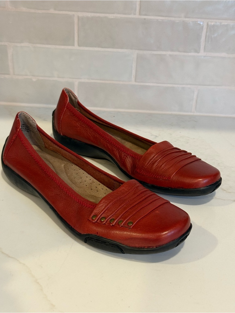 ARRAY Red Leather Loafers 7.5N Narrow Slip On Comfort Flats